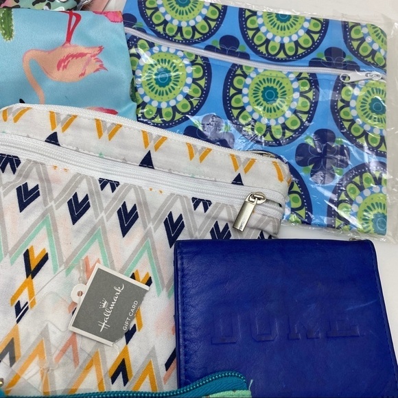 Accessories 7 piece Value Bundle! 🛍️ Cool Blues! Cosmetic Bags and More! - Picture 1 of 6